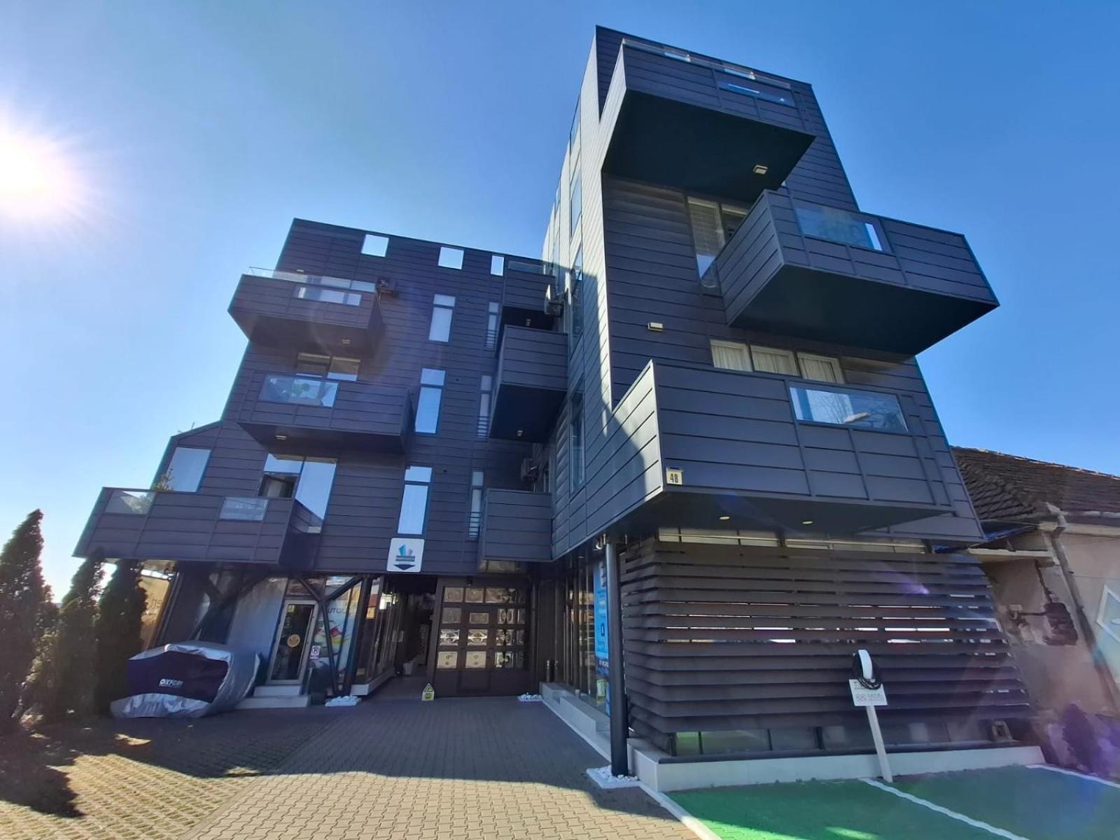 Apartments Steel Residence- Tesla Drive Experience Timişoara Exteriör bild